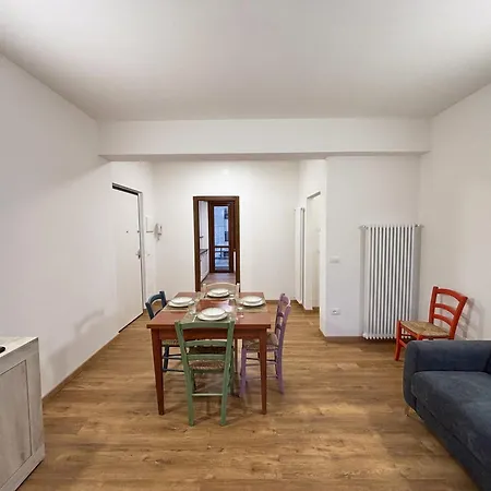 Spacious 2 Terraces 2 Parking Spaces 아파트 *